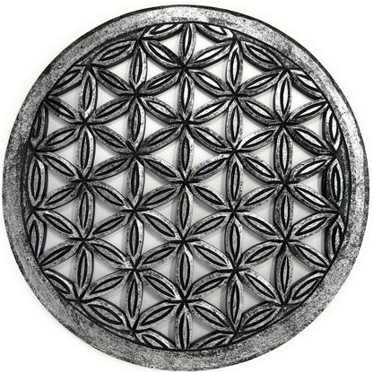 Silberfarbenes Blume-des-Lebens-Wandbild mit dunklem geometrischem Muster
