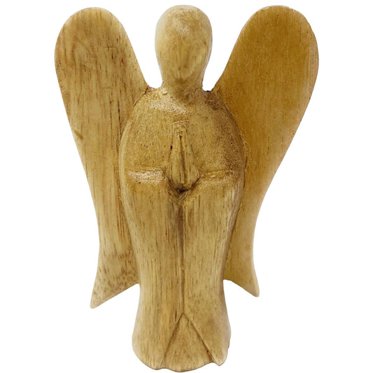 Naturfarbene Holzengelfigur mit Flügeln und gefalteten Händen