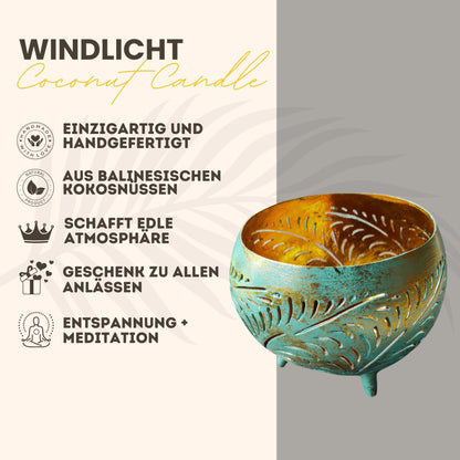 Produktgrafik: Türkisfarbenes Kokosschalen-Windlicht mit Blattmuster und goldfarbener Innenseite
