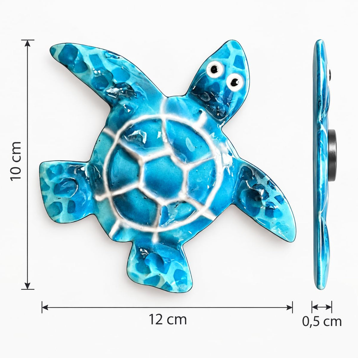 Maßgrafik: Türkisfarbener Schildkrötenmagnet aus Metall mit goldfarbenen Konturen